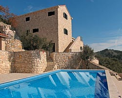 Vila sa bazenom <Vila sa bazenom